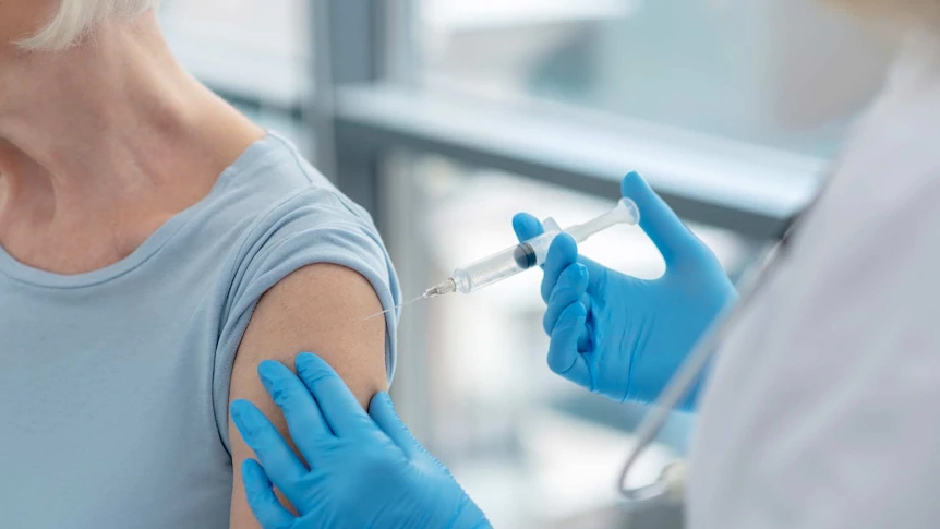 1/4 dân số trên 16 tuổi tại Australia đã tiêm đủ 2 mũi vaccine ngừa Covid-19